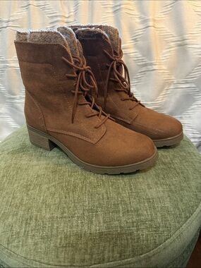 Target Women's Brown Suede Lace-Up Winter Boots